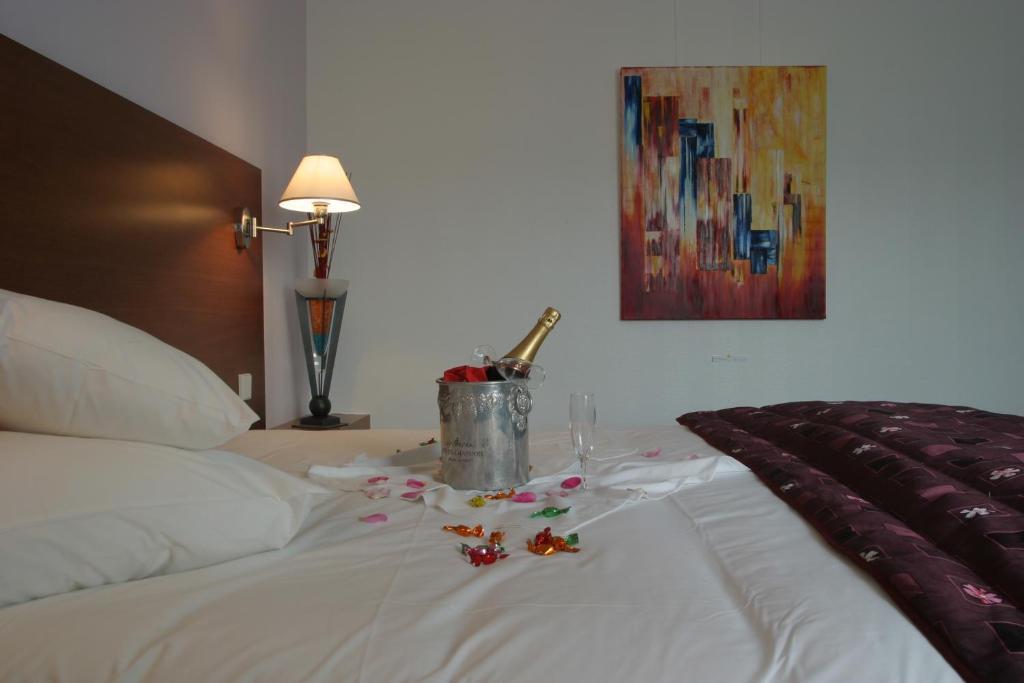 Hotel Restaurant Logis La Palette Wettolsheim Экстерьер фото